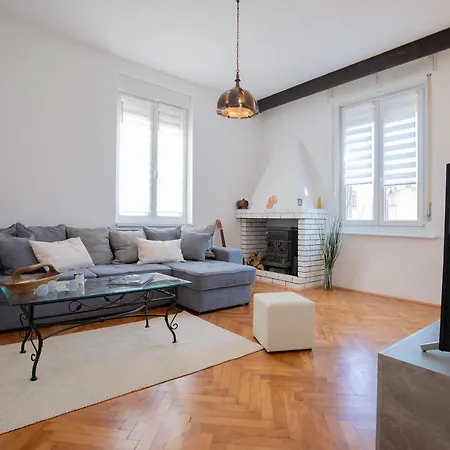 Amphitheater Apartament *